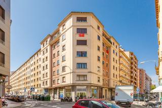 Pis a Pamplona-iruña - iturral de y suit 1. Magnífico piso en venta en pamplona, zona 2 ensanche les present