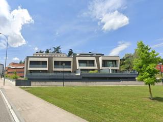 Casa aparellada  Pamplona-iruña - calle leoncio urabayen. Chale de lujo en beloso