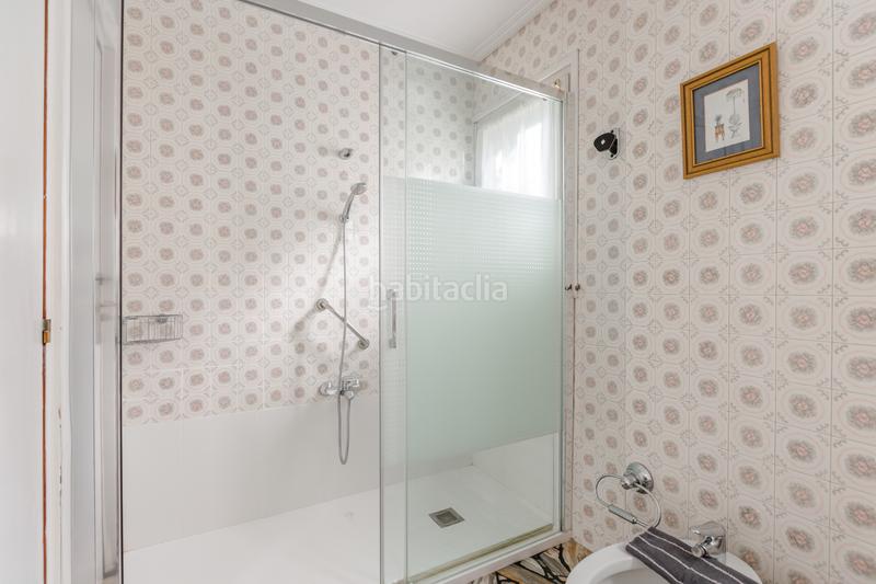 Foto f460d223-693f-40cf-859f-462d0e6afb5a. Piso en pamplona-iruña - calle san juan bosco 9 estupendo piso de 4 hab con garaje en Iturrama en Pamplona / Iruña