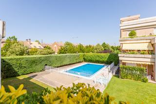 Appartement à Zizur Mayor / Zizur Nagusia. Venta de duplex en urbanizacion con piscina y jardines comunitar
