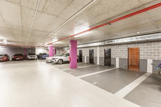 Parking coche en Pamplona-iruña - calle iñigo arista 20. Garajetrastero en la misma plaza. en el centro de iturrama prese