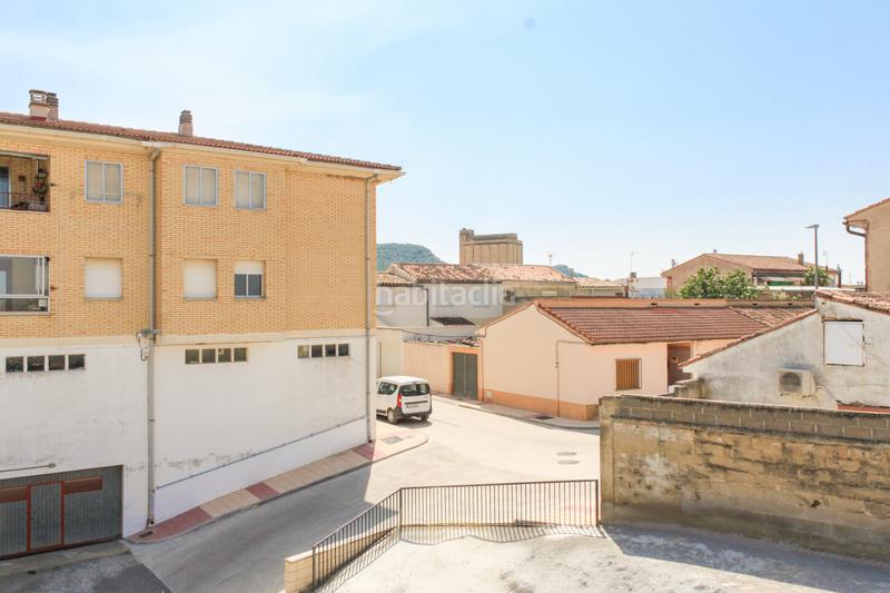 Foto 64f936ef-0981-47be-b29e-0d1cff80b935. Piso venta piso con garaje y trastero en Carcastillo