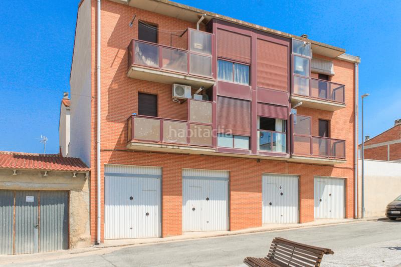 Foto d9c38945-aa89-43a6-ac3b-ae2967b22d79. Piso venta piso con garaje y trastero en Carcastillo
