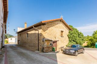 Casa adossada  Ibargoiti - calle san pedro 2. Casa de piedra para entrar a vivir o como segunda residencia a 2