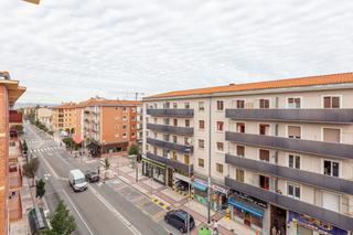 Pis a Pamplona-iruña - marcelo celayeta 108. Rochapea calle marcelo celayeta 99m2 construidos , distribuidos