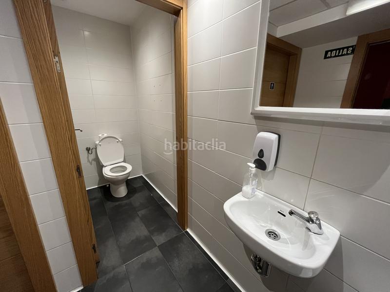 Foto b550e060-ee34-48f1-af9d-9374b4578265. Local comercial a San Juan Pamplona / Iruña