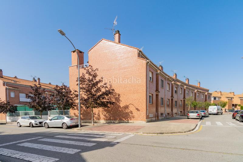 Foto 91e6ca07-3ed1-4f7f-997e-9900984f47df. Casa adosada en tablada 41 chalet pareado con jardin en zizur mayor en Zizur Mayor / Zizur Nagusia
