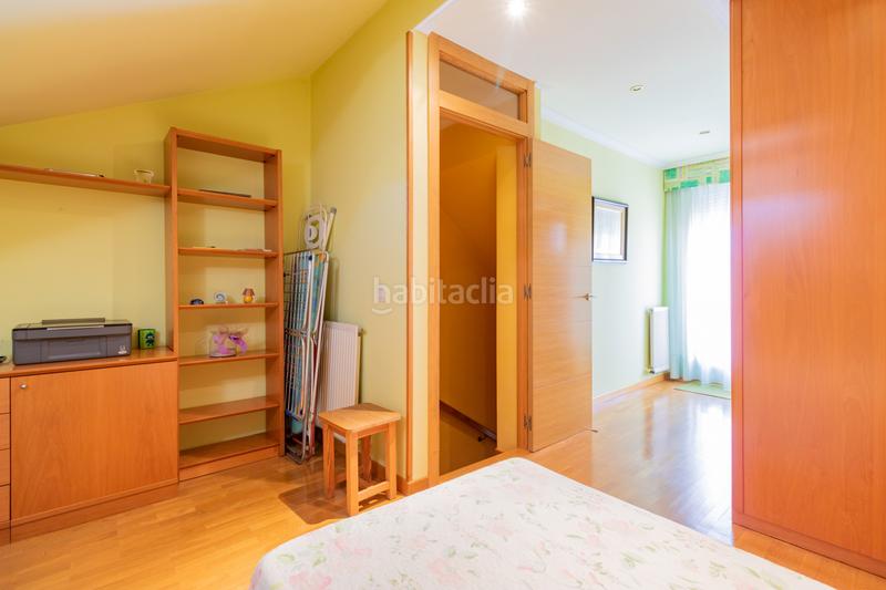 Foto 9671121d-ef9e-4237-90fc-ca0f679951bf. Casa adosada en tablada 41 chalet pareado con jardin en zizur mayor en Zizur Mayor / Zizur Nagusia