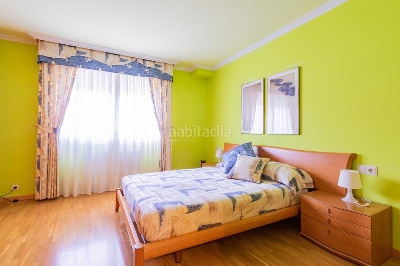 Foto b0549898-8112-4c36-9cb1-4b88b5b9f694. Casa adosada en tablada 41 chalet pareado con jardin en zizur mayor en Zizur Mayor / Zizur Nagusia