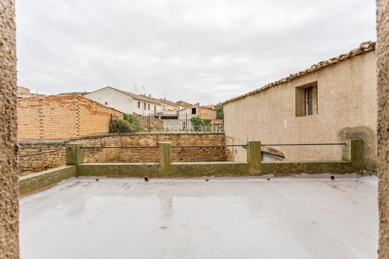 Foto 5e6b4e00-8563-4ff0-9f0e-ff95c8af2fc6. Casa en Murillo el Cuende - calle santa fe 10 se vende casa , en el centro del pueblo , a 30 minutos de pamplona y a tan solo diez kilómetros del castillo en Murillo el Cuende