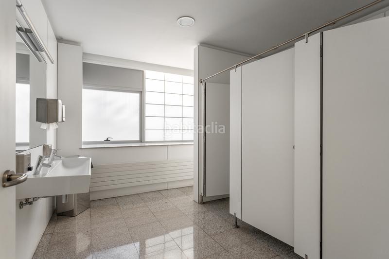Foto d6c4abba-8cf2-4594-be9d-ae1a19e22789. Alquiler oficina en zizur mayor-zizur nagusia - etxesakan 28 alquiler oficinas edificio azysa en Zizur Mayor / Zizur Nagusia