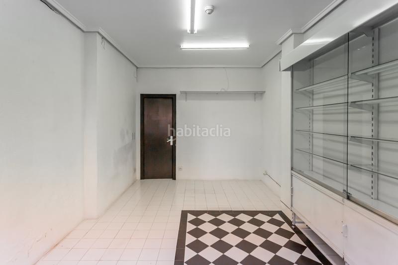 Foto 8b980f77-24b5-4b55-a47f-d559e7dfb011. Alquiler local comercial en pamplona-iruña - calle doctor galan 4 se alquila local en San Jorge de unos treinta metros cuadrados, ideal para montar pequeña oficina , dispone de zona de trabajo o v en Pamplona / Iruña
