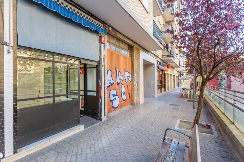 Foto d3ccb11a-5501-45ce-8ebb-6db62f3b9584. Alquiler local comercial en pamplona-iruña - calle doctor galan 4 se alquila local en San Jorge de unos treinta metros cuadrados, ideal para montar pequeña oficina , dispone de zona de trabajo o v en Pamplona / Iruña