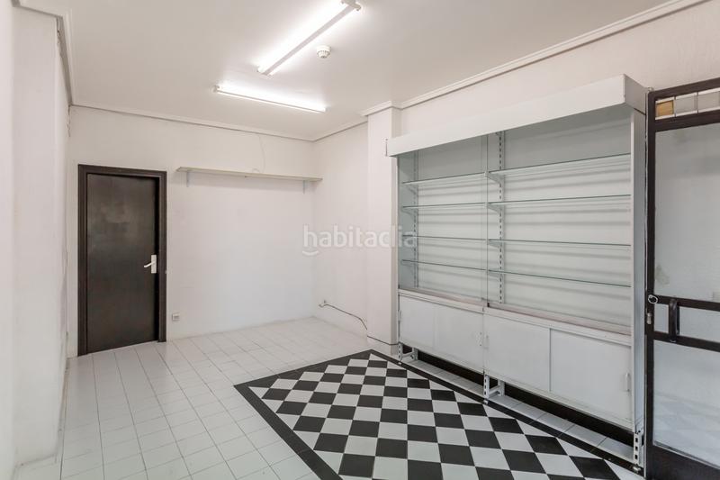Foto e1c7dfee-717f-4000-a8a2-4bf1885200d4. Alquiler local comercial en pamplona-iruña - calle doctor galan 4 se alquila local en San Jorge de unos treinta metros cuadrados, ideal para montar pequeña oficina , dispone de zona de trabajo o v en Pamplona / Iruña