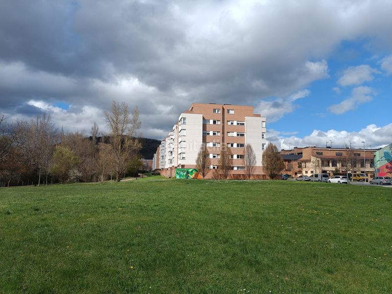 Foto a61a8861-f912-4e35-bdaa-b0287af0cb2b. Terreny residencial a huarte-uharte - perez goyena 69 a Huarte / Uharte