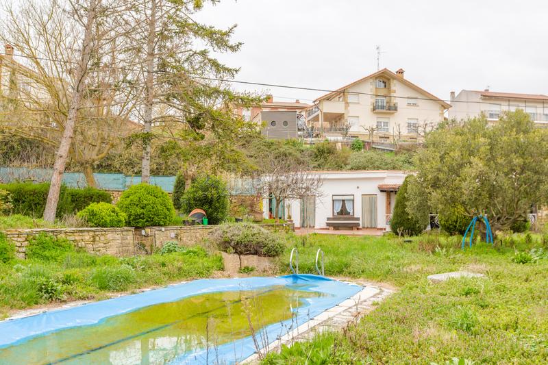 Foto e1b52e23-cf59-4bf2-b67c-696eb09403ec. Terreno residencial oportunidad única en el camino de santiago! en Ayegui