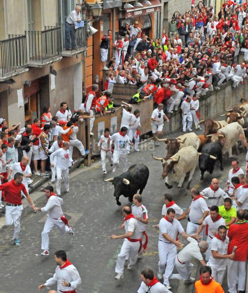 Foto 0a4c21dd-ca5e-48f9-98c2-669b5db64cd4. Geschäftsraum in pamplona-iruña - calle santo domingo 39 in Pamplona / Iruña