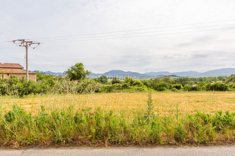 Foto baec1c78-a735-41f8-a919-36661da676d5. Finca rústica a Olza - calle pasajeos a Olza
