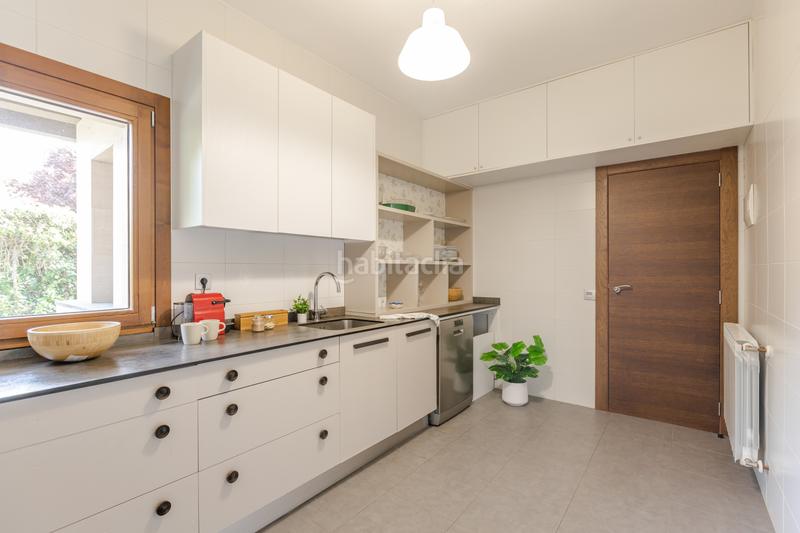 Foto 18dbb220-3c23-4112-babc-4ea6bae31237. Casa en burutain - calle bentaldea 44 inmobiliaria cidenar vende este espectacular chalet construido en una parcela de 4.410 metros en Anue