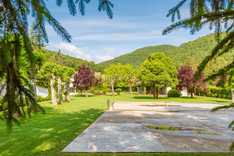 Foto 2f5d08b2-321d-48ea-bb58-a0946ca54aee. Casa en burutain - calle bentaldea 44 inmobiliaria cidenar vende este espectacular chalet construido en una parcela de 4.410 metros en Anue