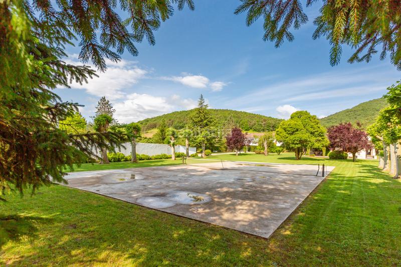 Foto 4ac8fd74-8bf8-4ef3-b046-038d369d551f. Casa en burutain - calle bentaldea 44 inmobiliaria cidenar vende este espectacular chalet construido en una parcela de 4.410 metros en Anue