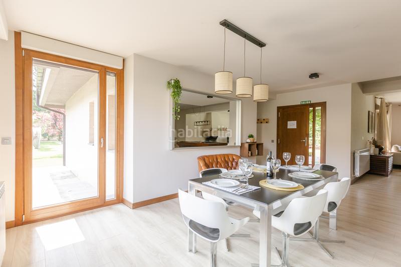 Foto 564316fa-6229-4350-aef8-08fdb0cc3fa5. Casa en burutain - calle bentaldea 44 inmobiliaria cidenar vende este espectacular chalet construido en una parcela de 4.410 metros en Anue
