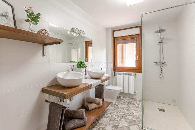 Foto 6d5a9829-3c84-4753-a3b7-607634c65d3a. Casa en burutain - calle bentaldea 44 inmobiliaria cidenar vende este espectacular chalet construido en una parcela de 4.410 metros en Anue