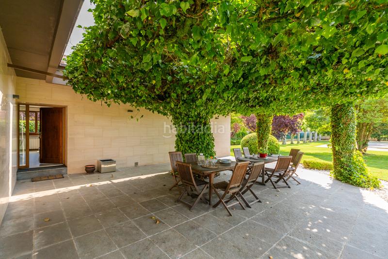 Foto 9bb7ddc2-9677-43a8-b418-47133417dc16. Casa en burutain - calle bentaldea 44 inmobiliaria cidenar vende este espectacular chalet construido en una parcela de 4.410 metros en Anue