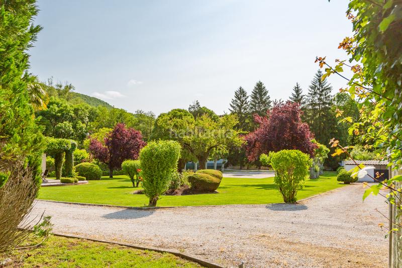 Foto cb8bf972-b4f6-4643-86e2-f8f1bf811d83. Casa en burutain - calle bentaldea 44 inmobiliaria cidenar vende este espectacular chalet construido en una parcela de 4.410 metros en Anue