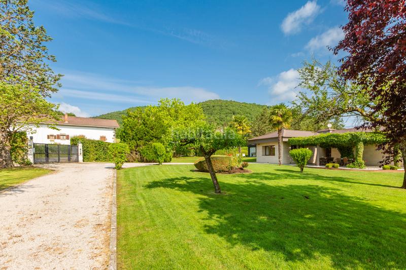 Foto e13caccb-74d3-4cad-b90e-04b69e923937. Casa en burutain - calle bentaldea 44 inmobiliaria cidenar vende este espectacular chalet construido en una parcela de 4.410 metros en Anue