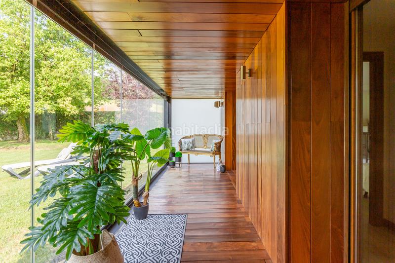 Foto f8bb2c5d-c559-4300-bc28-8420b2096217. Casa en burutain - calle bentaldea 44 inmobiliaria cidenar vende este espectacular chalet construido en una parcela de 4.410 metros en Anue