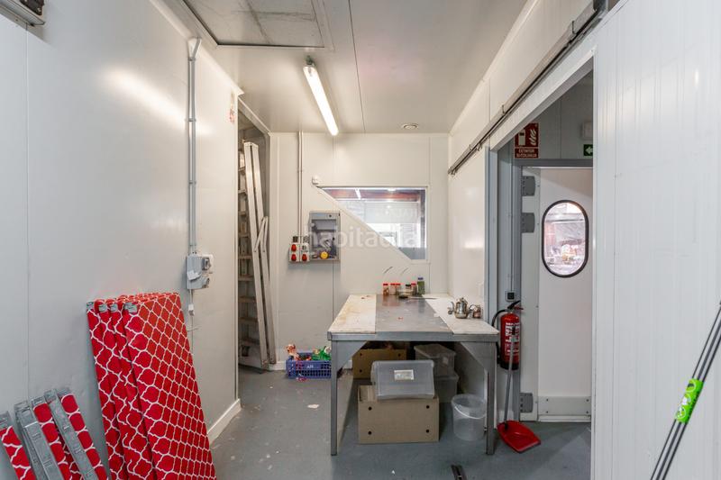 Foto 8e970754-b39f-4b10-9d80-35dee3a3c7ce. Local comercial en Berriozar - calle etxaburua 15 local carniceria en Berriozar