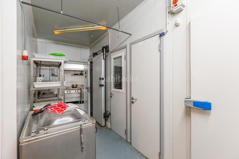 Foto 954bccc7-789c-4131-94a1-8f8f8ee47356. Local comercial en Berriozar - calle etxaburua 15 local carniceria en Berriozar