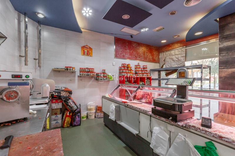 Foto dc654295-d6a8-44c8-b774-c50dd2bc244a. Local comercial en Berriozar - calle etxaburua 15 local carniceria en Berriozar