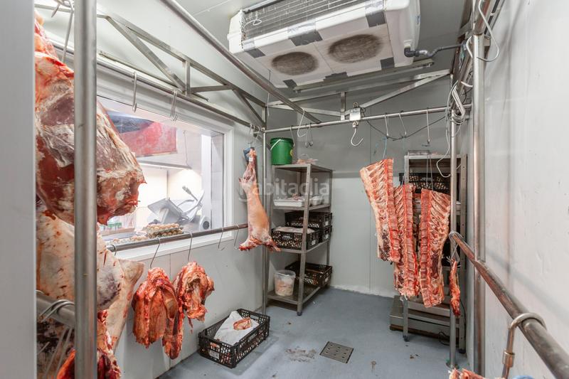 Foto f62a24ed-436d-4cae-a68b-b77ebfaf41a0. Local comercial en Berriozar - calle etxaburua 15 local carniceria en Berriozar