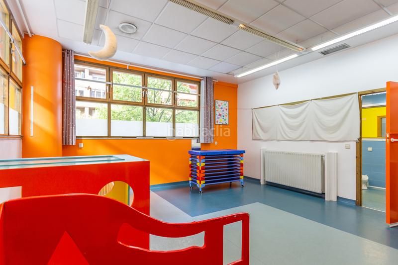 Foto 4b238380-d4a0-45b3-9c63-8d9a98a7786e. Local comercial a pamplona-iruña - calle irunlarrea 59 a Pamplona / Iruña