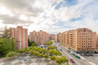 Piso  Pamplona-iruña - calle irunlarrea 46. Estupendo piso en mendebaldea de cuatro habitaciones! salóncomed