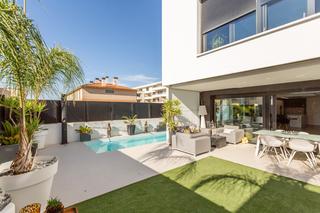 Doppelhaus in Tudela - rosa chacel escritora 3. Chalet modernista de lujo con piscina privada.