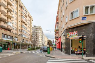 Miete Geschäftsraum in Burlada-burlata - calle mayor, 20. Se traspasa fruteria en espectacular esquina de burlada en calle