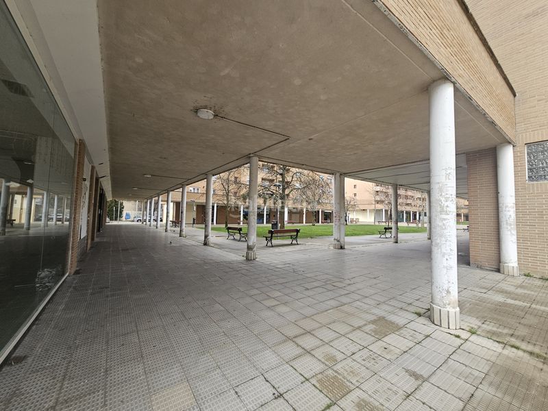 Foto 44b29753-d586-4069-a979-d86708014dd3. Alquiler local comercial en Burlada-burlata - plaza francisco ardanaz soldau 1 local con gran escaparate en esquina. en la plaza francisco ardanaz . en Burlada