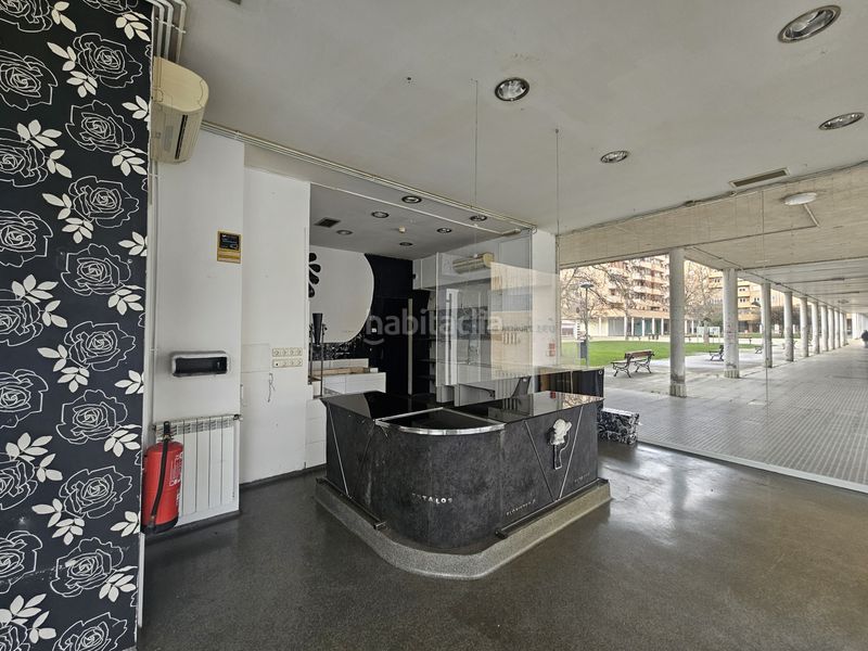 Foto 49553777-c1a5-4555-9723-5a33f429f6fb. Alquiler local comercial en Burlada-burlata - plaza francisco ardanaz soldau 1 local con gran escaparate en esquina. en la plaza francisco ardanaz . en Burlada