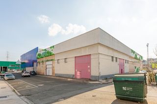 Rent Industrial building in Pamplona-iruña - calle c 1. Nave impecable en cordovilla pamplona  336 m  oficinas  lista pa