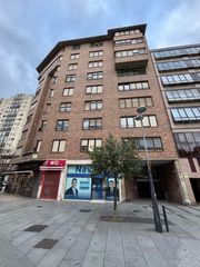 Lloguer Aparcament cotxe a Pamplona-iruña - calle plazaola 2. Alquiler plaza de garaje para coche pequeño