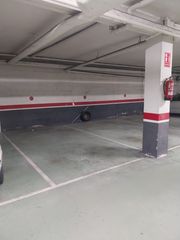 Aparcament cotxe a Pamplona-Iruña - Calle Joaquin Beunza 20