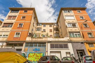 Pis  Pamplona - jose maria guelbenzu 20. Inmobiliaria cidenar vende piso en milagrosa para entrar a vivir