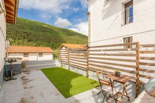 Casa en Ostiz - calle san juan 24. Preciosa y coqueta casa de pueblo de 2 plantas independiente a 1
