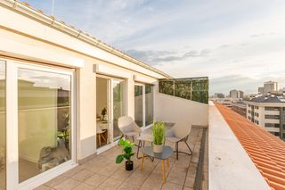 Àtic  Pamplona-iruña - travesía monasterio de urdax 4. Precioso ático con terraza de 21 metros orientación sur en el ba