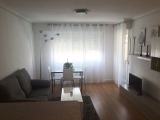 Miete Etagenwohnung  Pamplona-iruña - luis morondo urra. Apartamento con garaje en azpilagaña