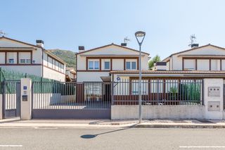 Casa  Berrioplano - calle txoltxite 11. Sacamos a la venta una fantastica casa en aizoain