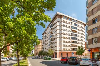 Lloguer Àtic  Pamplona-iruña - avenida bayona. Alquiler temporal de atico a estrenar en san juan